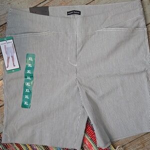 NWT Hilary Radley Black & White Pinstripe Bermuda Shorts
